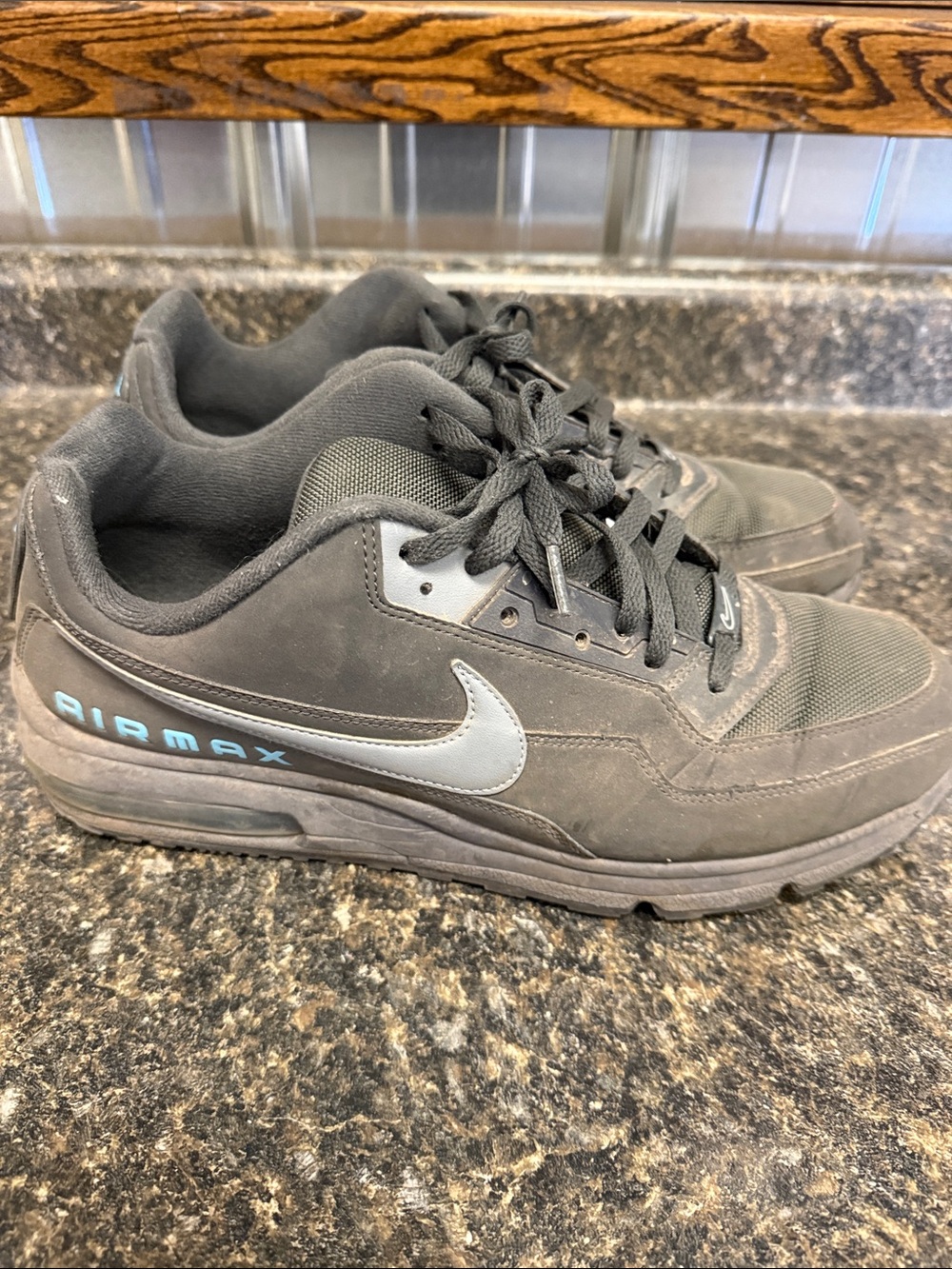 Nike Air Max Low-Top Sneakers in Black with Light Blue Accents